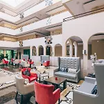 Hotel apartamentowy Grand Muthu Da Oura