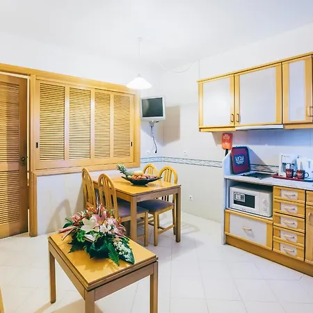Hotel apartamentowy Grand Muthu Da Oura